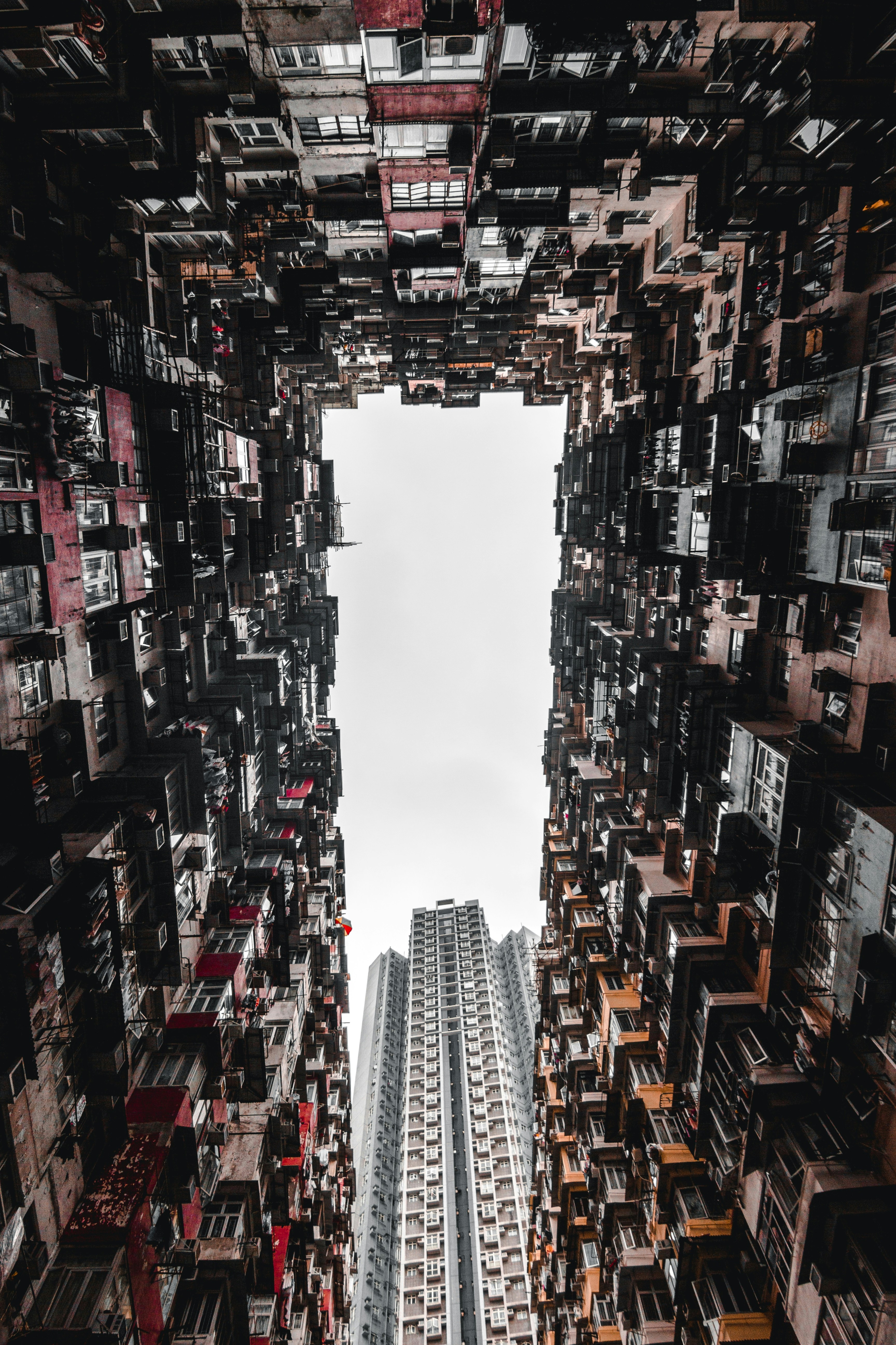 Shedding Light on the Hustle: Relentless Aarons Urban Life Struggles